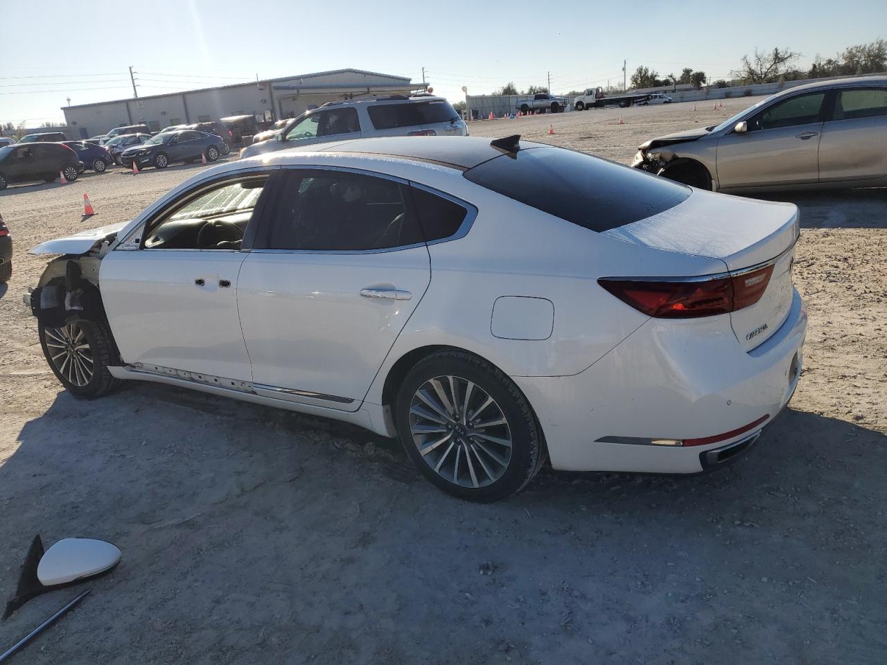 Image 2 of 2017 KIA CADENZA PREMIUM 2017 with VIN KNALC4J12H5086197