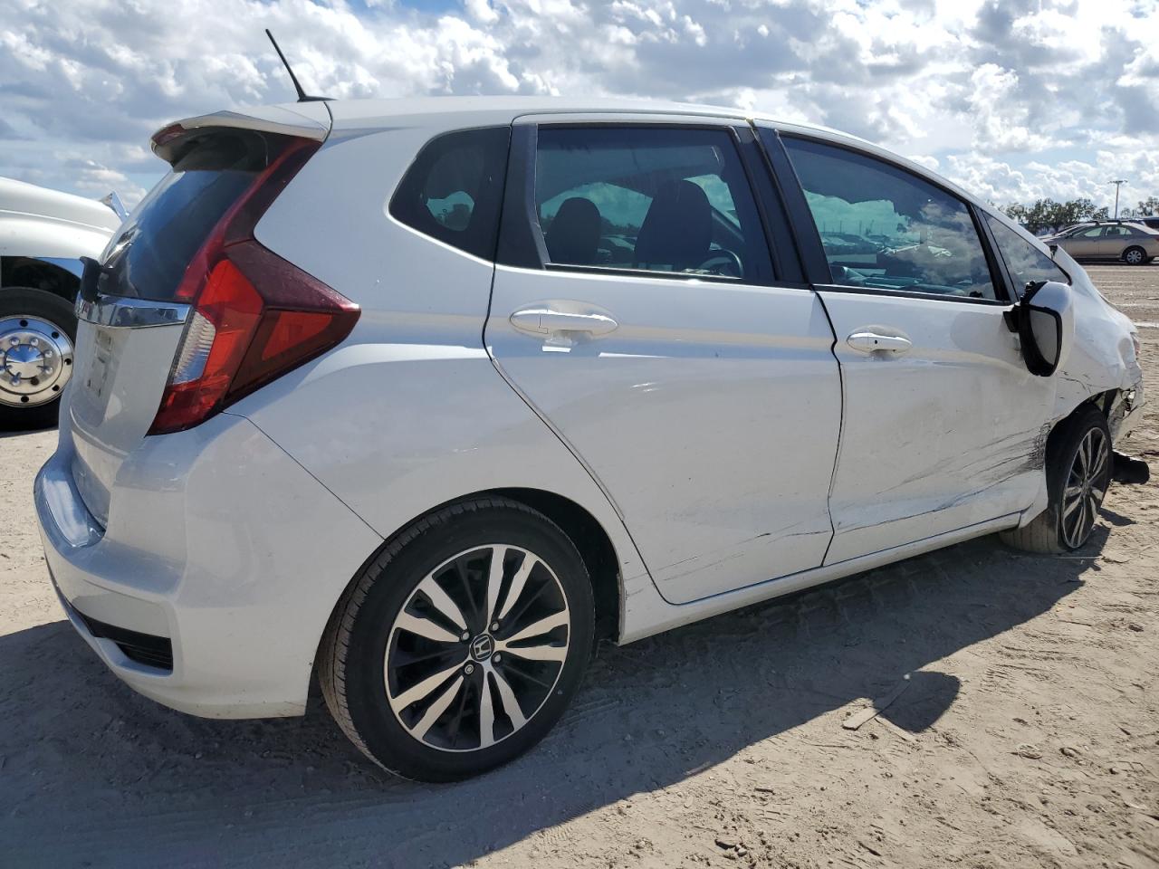 Obraz 3 z 2018 HONDA FIT EX 2018 z VIN 3HGGK5H85JM736500