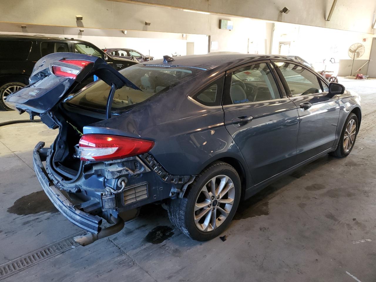 Image 3 of 2019 FORD FUSION SE 2019 with VIN 3FA6P0HD7KR186108