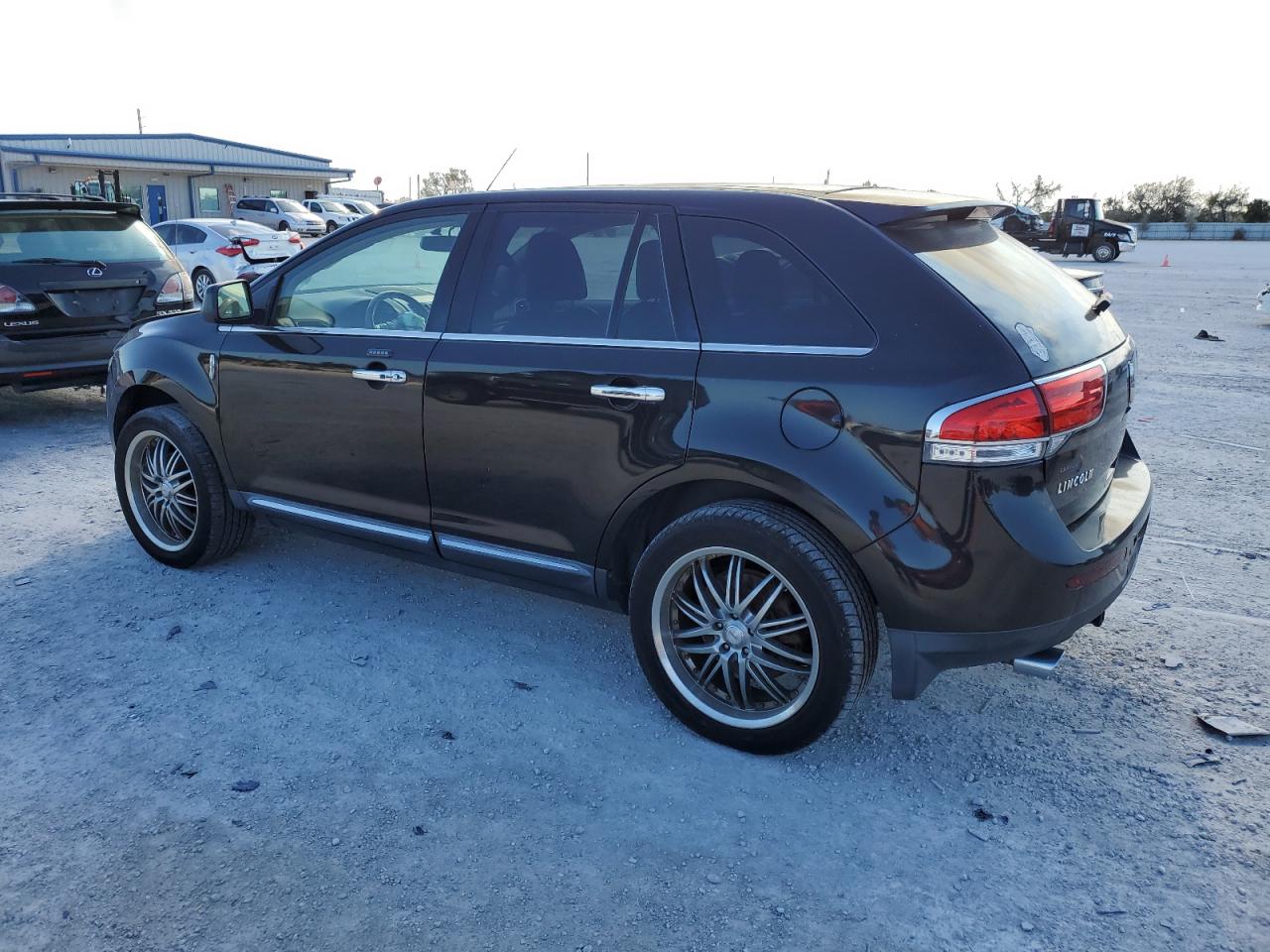 Image 2 of 2011 LINCOLN MKX  2011 with VIN 2LMDJ6JK0BBJ01283