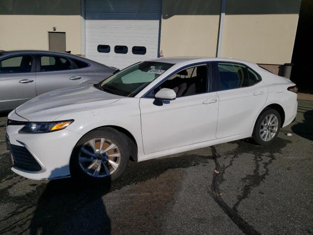 Obraz 1 z 2021 TOYOTA CAMRY LE 2021 z VIN 4T1C11AK3MU562811