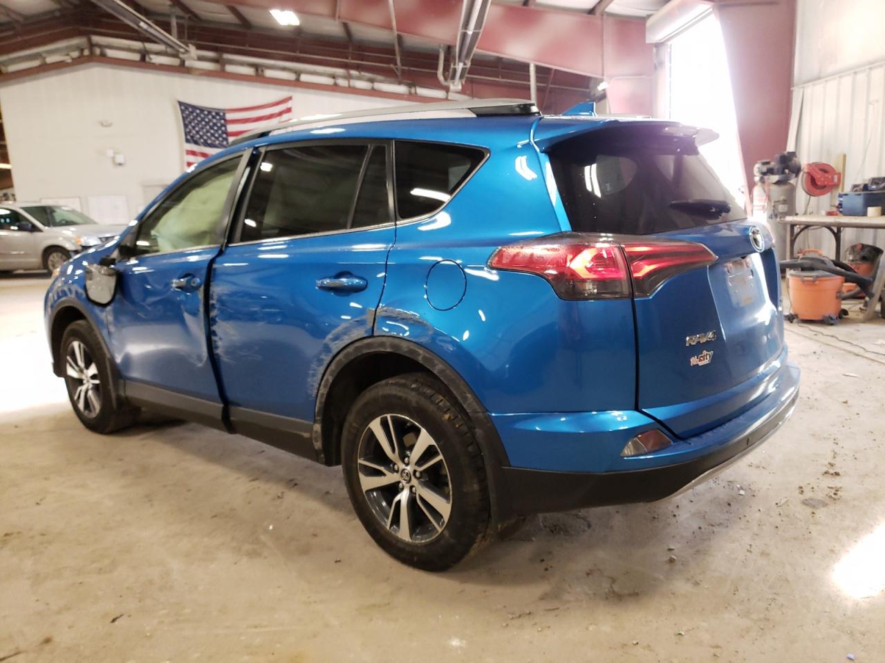 Obraz 2 z 2018 TOYOTA RAV4 ADVENTURE 2018 z VIN JTMRFREV1JJ256416
