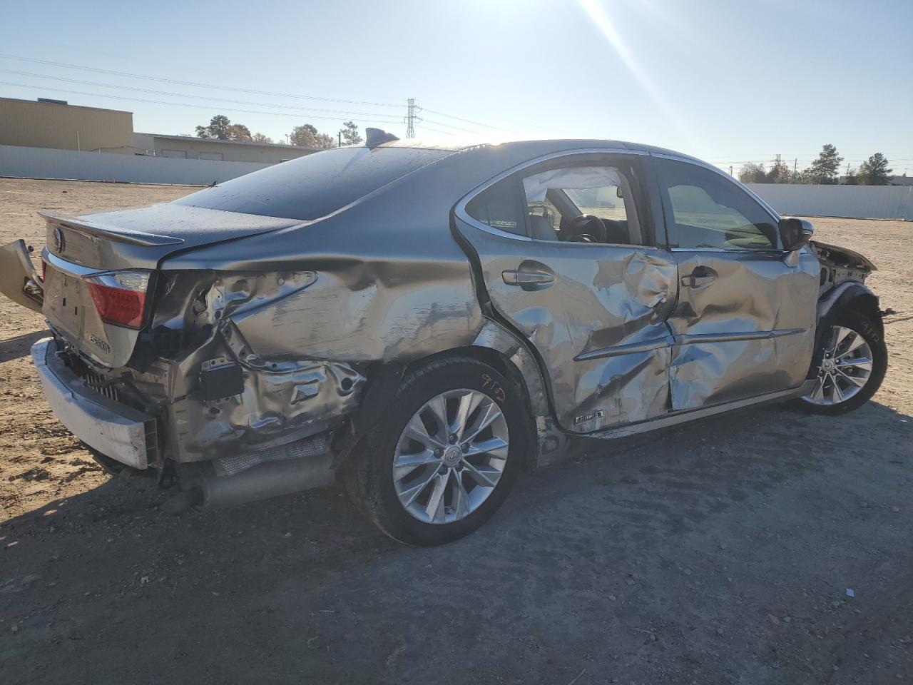 Image 3 of 2015 LEXUS ES 300H 2015 with VIN JTHBW1GG0F2091069