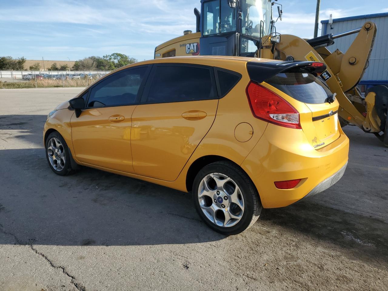 Image 2 of 2013 FORD FIESTA TITANIUM 2013 with VIN 3FADP4FJ4DM100051