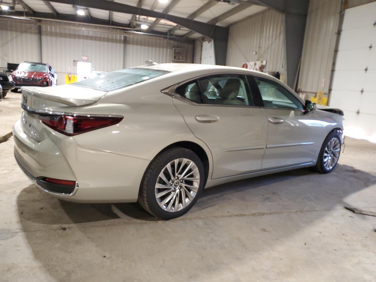 Изображение 3 2021 LEXUS ES 250 BASE 2021 с VIN 58AF11D19MU007628