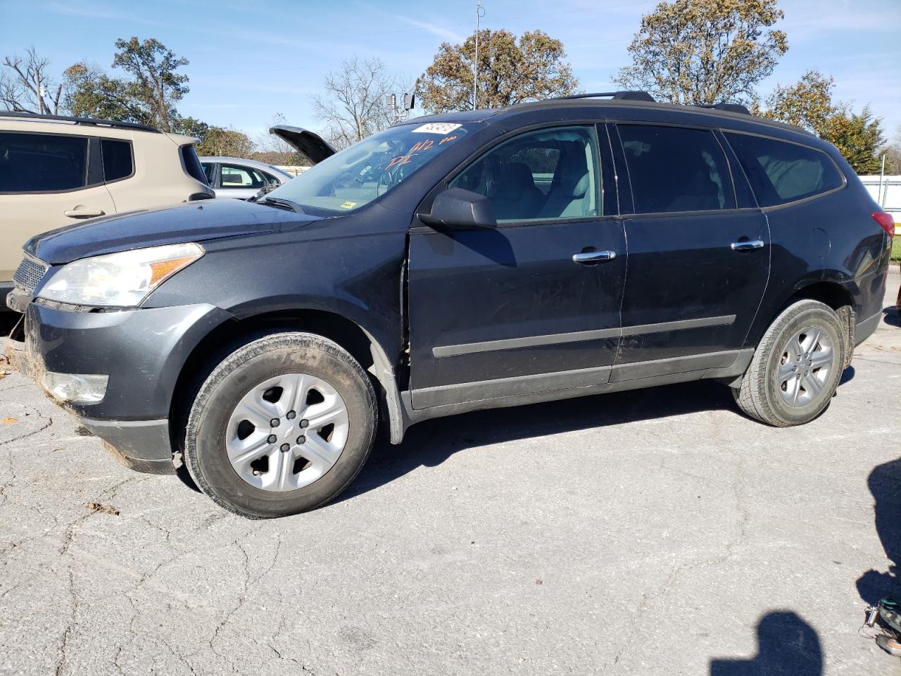 Image 1 of Chevrolet Traverse Ls 2012 with VIN 1GNKRFED2CJ354010