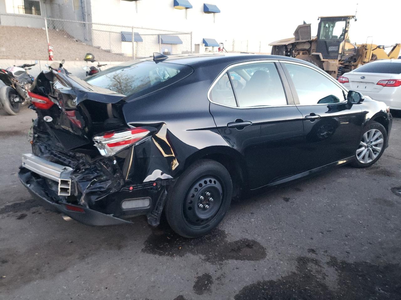 Obraz 3 z 2020 TOYOTA CAMRY LE 2020 z VIN 4T1C11AK0LU938962