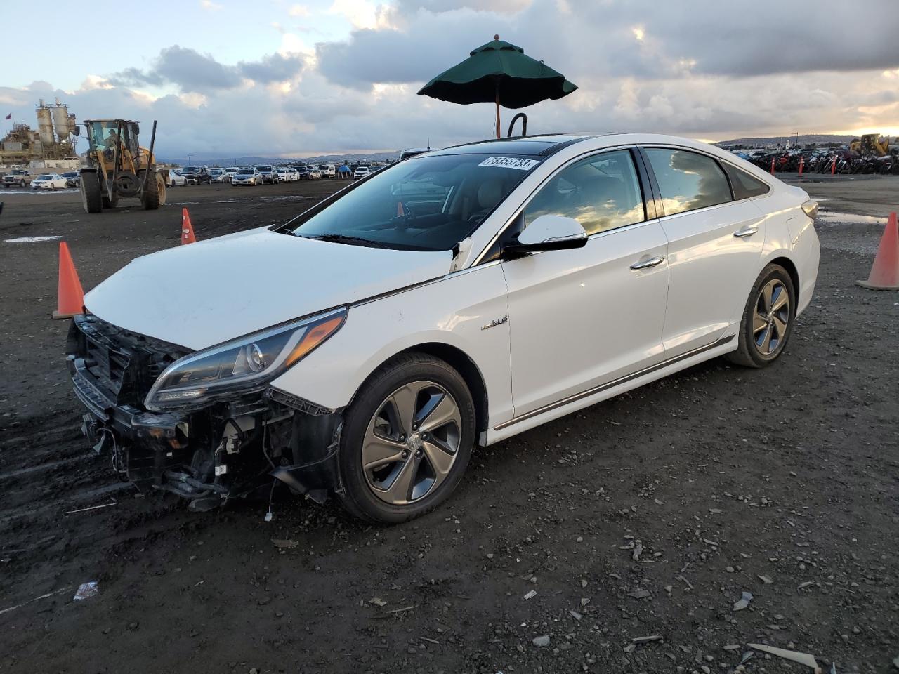 Изображение 1 2017 HYUNDAI SONATA HYBRID 2017 с VIN KMHE34L39HA076828