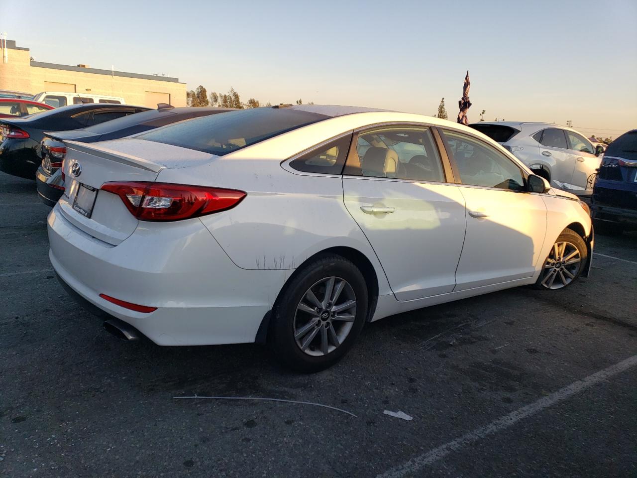 Image 3 of 2015 HYUNDAI SONATA SE 2015 with VIN 5NPE24AF5FH100052