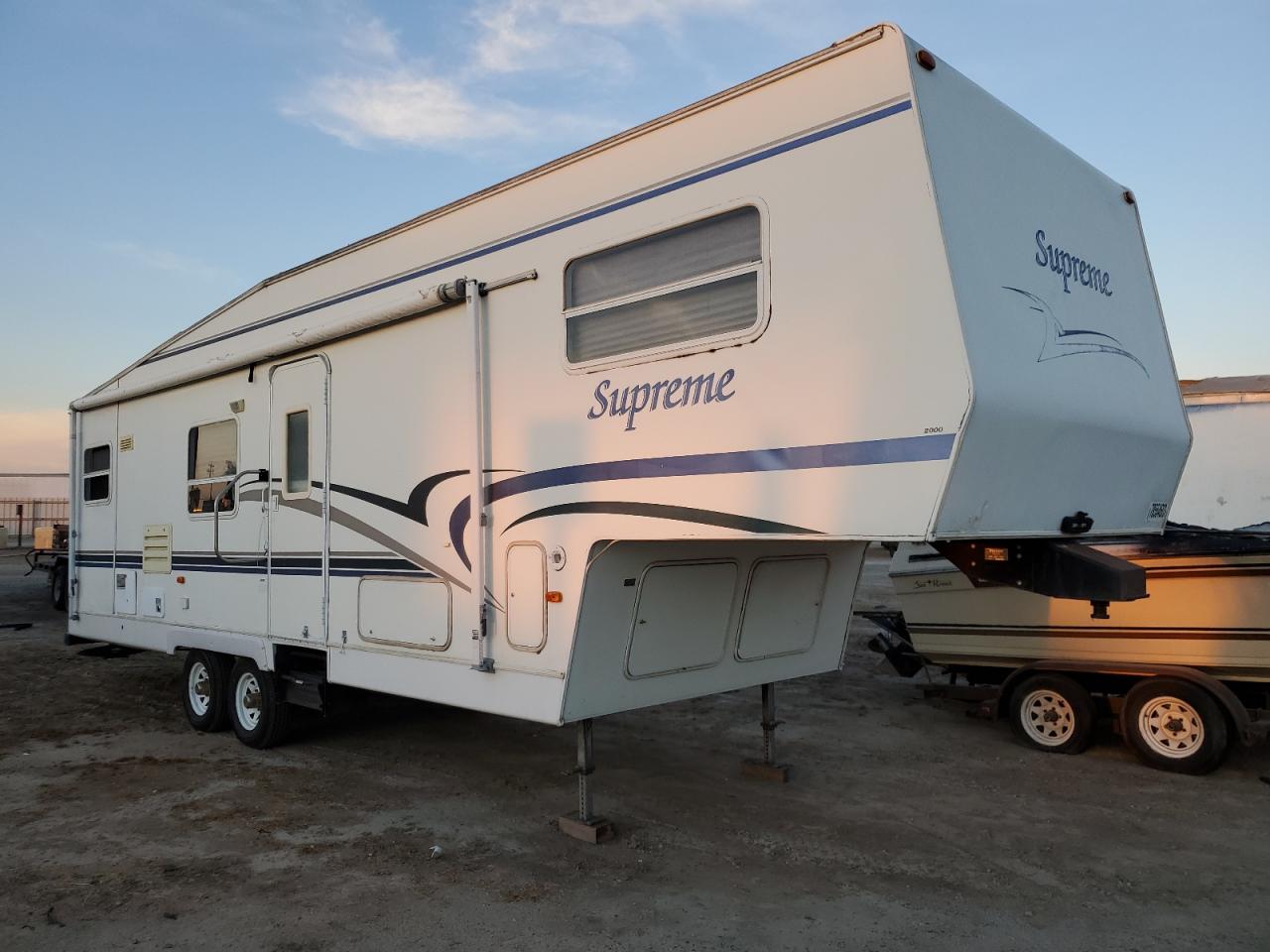 Image 1 of 2000 DUTC SUPREME 2000 with VIN 47CFS0P20YP600952