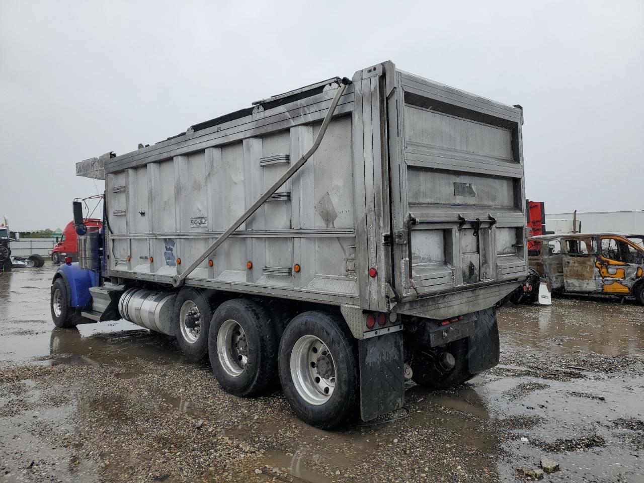 Image 3 of 2009 KENWORTH CONSTRUCTION W900 2009 with VIN 1NKWX4EX39J256612