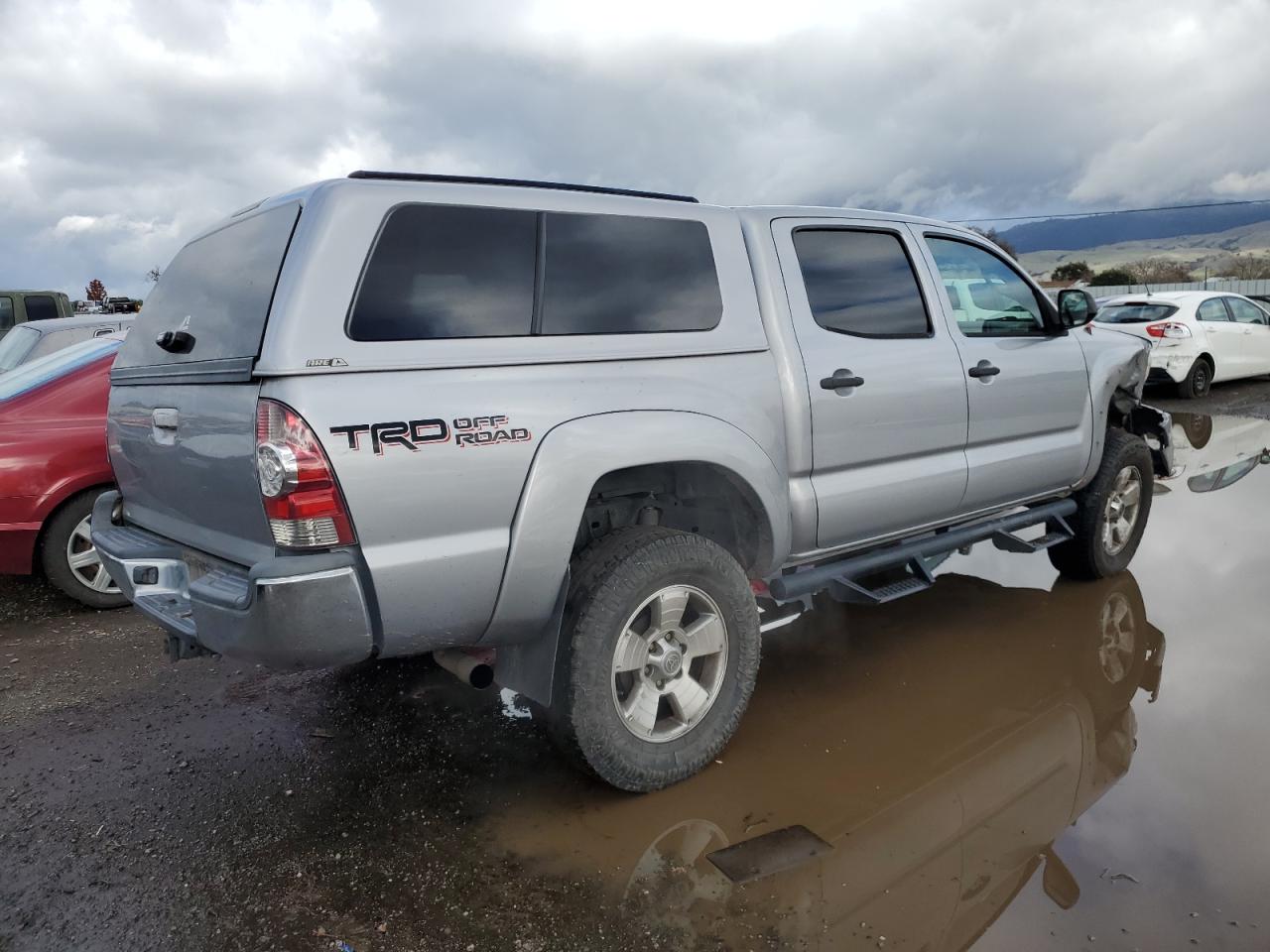 Obraz 3 z 2014 TOYOTA TACOMA DOUBLE CAB 2014 z VIN 3TMLU4EN7EM157350