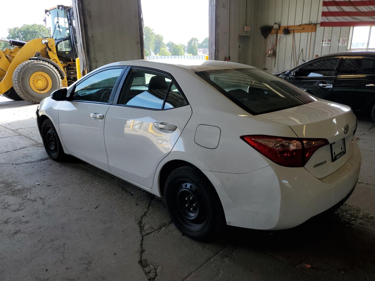 Image 2 of 2019 TOYOTA COROLLA L 2019 with VIN 2T1BURHE7KC235537