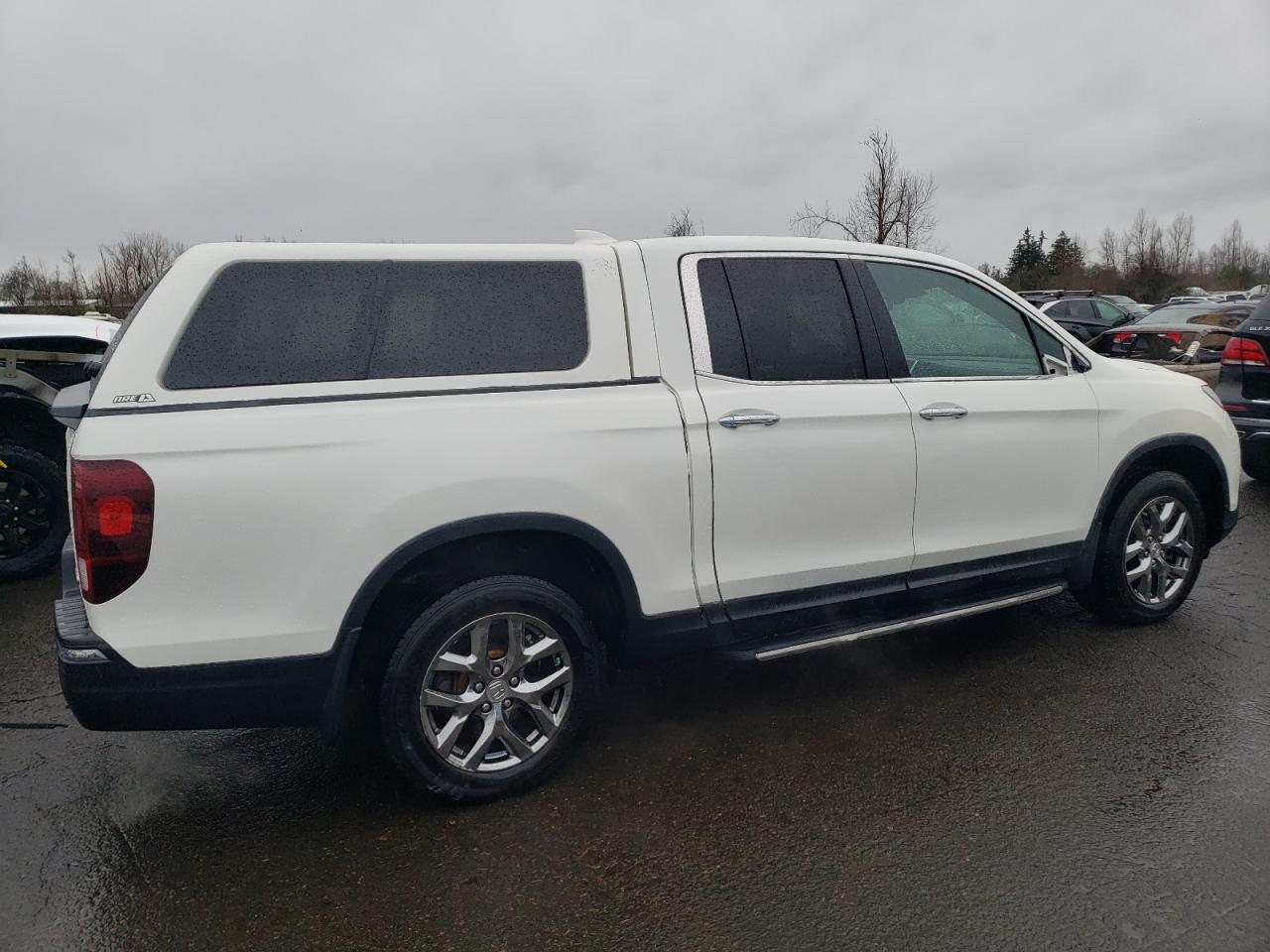 Image 3 of 2019 HONDA RIDGELINE RTL 2019 with VIN 5FPYK3F77KB024214