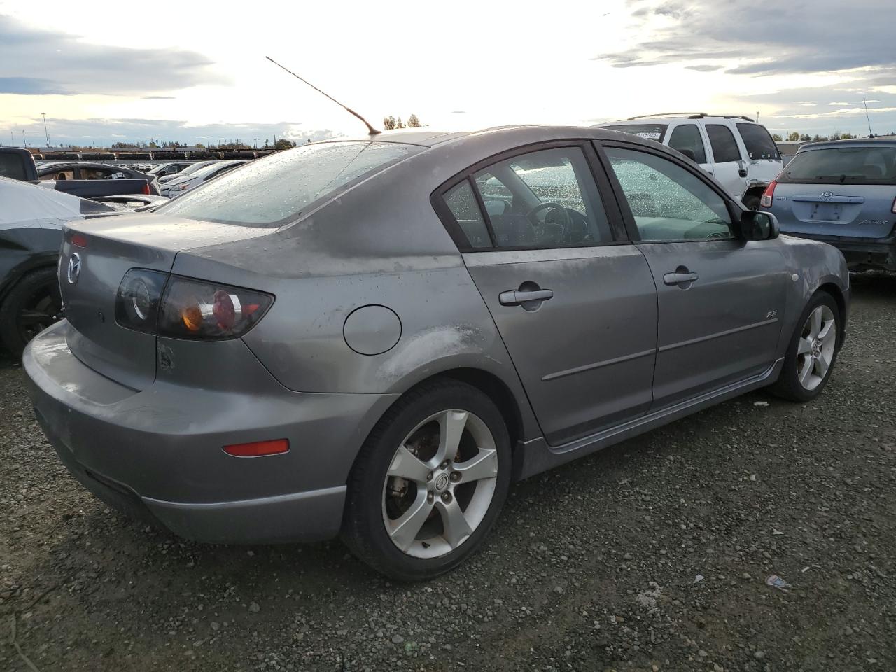 Image 3 of 2005 MAZDA 3 S 2005 with VIN JM1BK123351270390