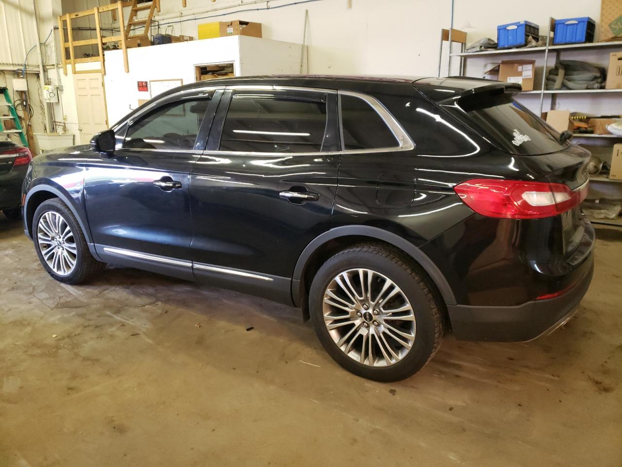 Image 2 of 2018 LINCOLN MKX RESERVE 2018 with VIN 2LMPJ8LR0JBL23551