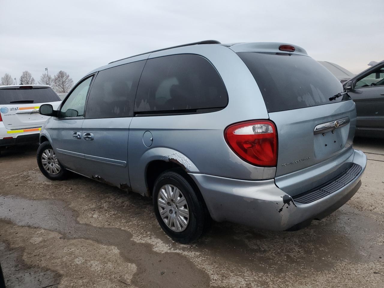 Image 2 of 2006 CHRYSLER TOWN & COUNTRY LX 2006 with VIN 2A4GP44R16R880418