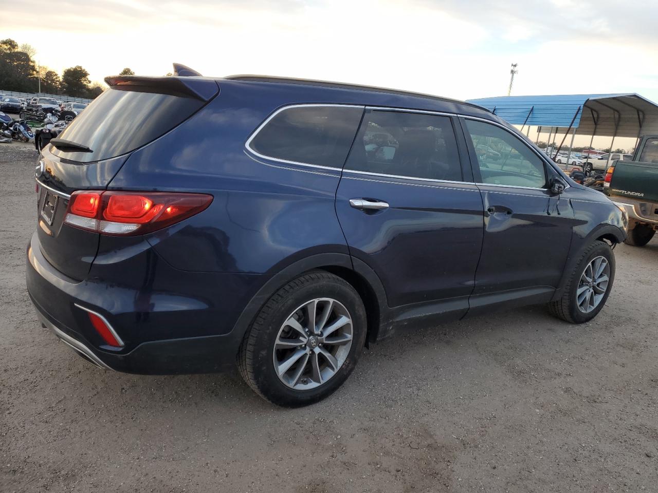 Image 3 of 2018 HYUNDAI SANTA FE SE 2018 with VIN KM8SM4HF0JU259641