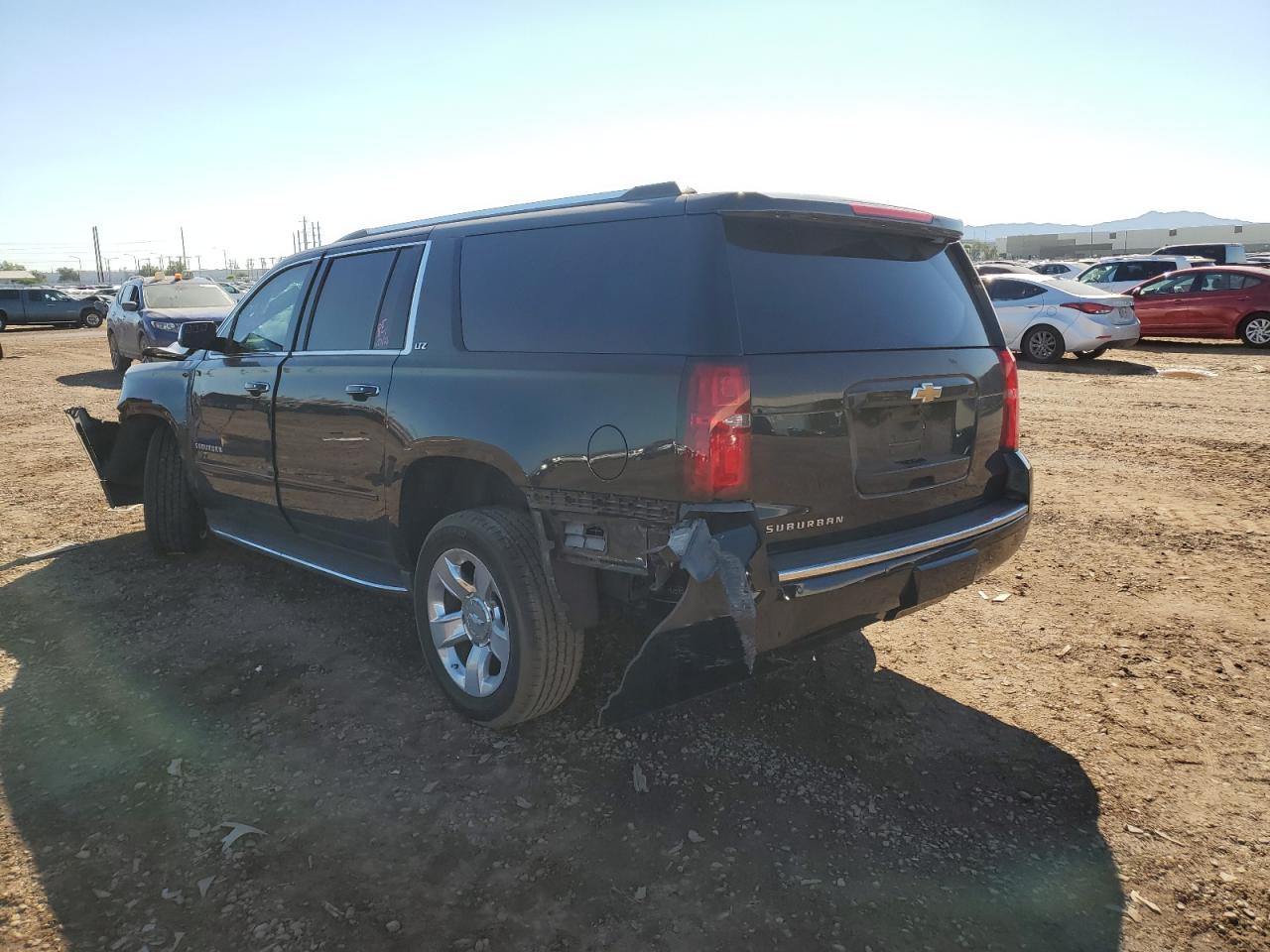 Изображение 3 2016 CHEVROLET SUBURBAN C1500 LTZ 2016 с VIN 1GNSCJKC0GR424644