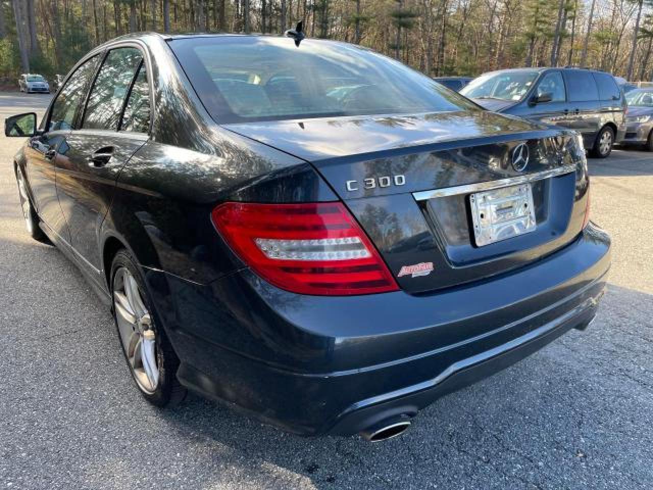 Image 3 of 2013 MERCEDES-BENZ C 300 4MATIC 2013 with VIN WDDGF8AB8DR264974