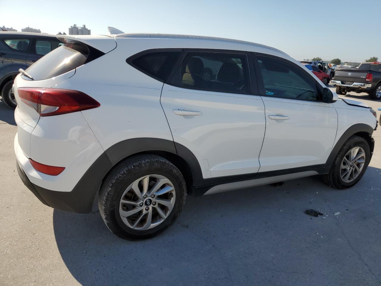 Obraz 3 z 2018 HYUNDAI TUCSON SEL 2018 z VIN KM8J33A49JU684518