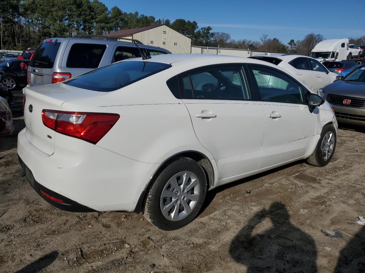 Изображение 3 2015 KIA RIO LX 2015 с VIN KNADM4A38F6443554