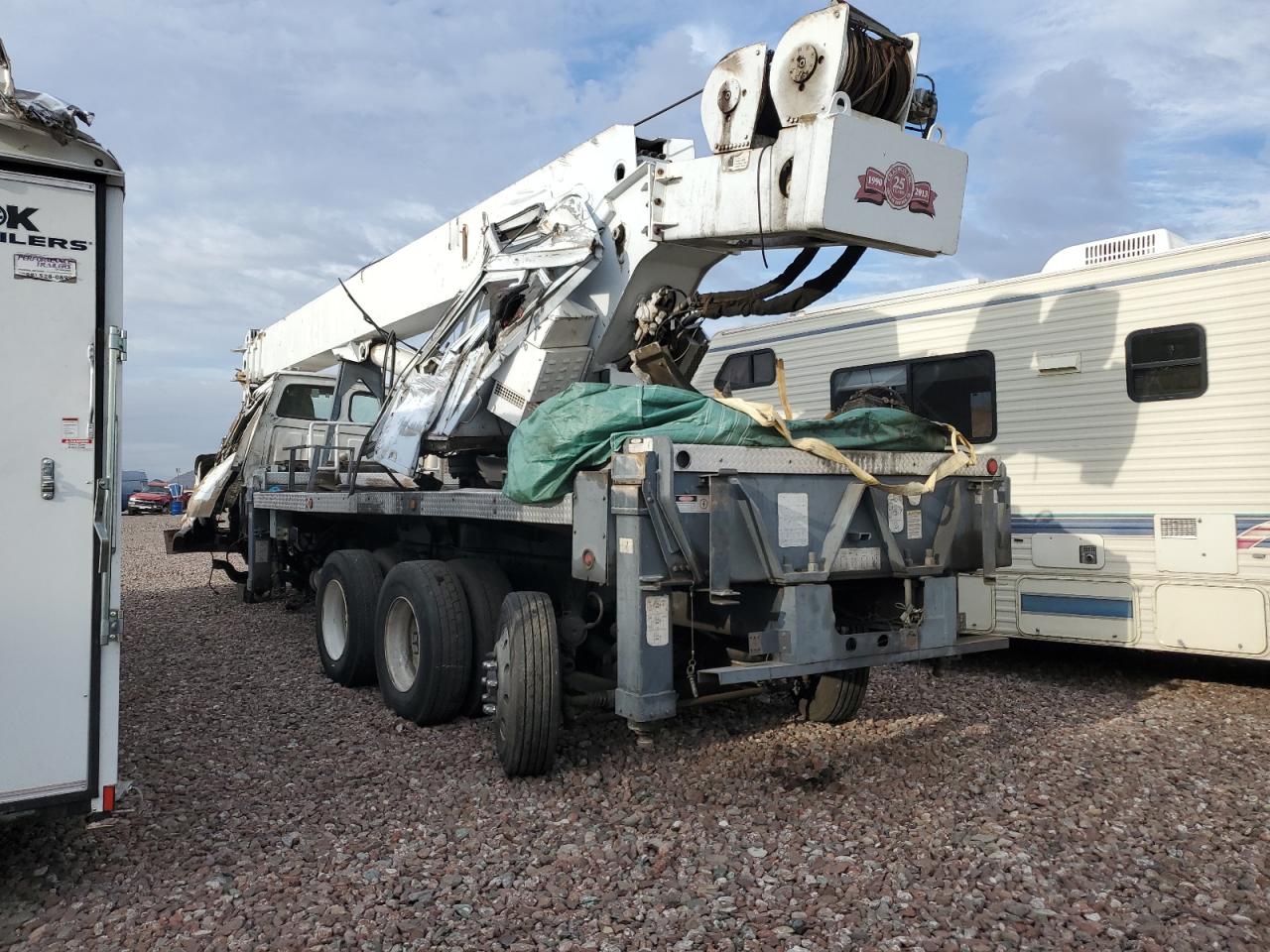 Image 3 of 2006 STERLING TRUCK L 9500 2006 with VIN 2FZHAZCV26AV28781