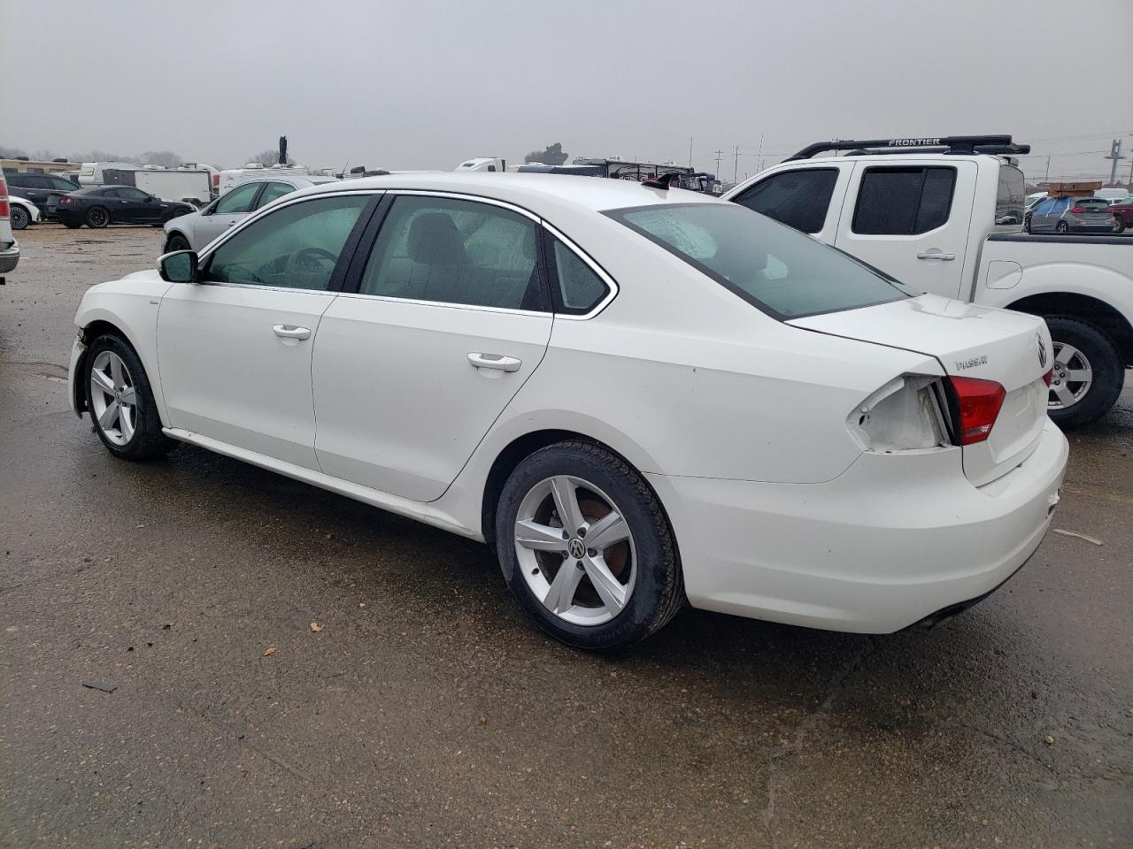 Image 2 of 2014 VOLKSWAGEN PASSAT S 2014 with VIN 1VWAT7A35EC043264