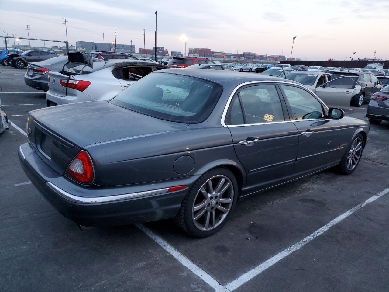 Изображение 3 2005 JAGUAR XJR  2005 с VIN SAJWA73BX5TG39607