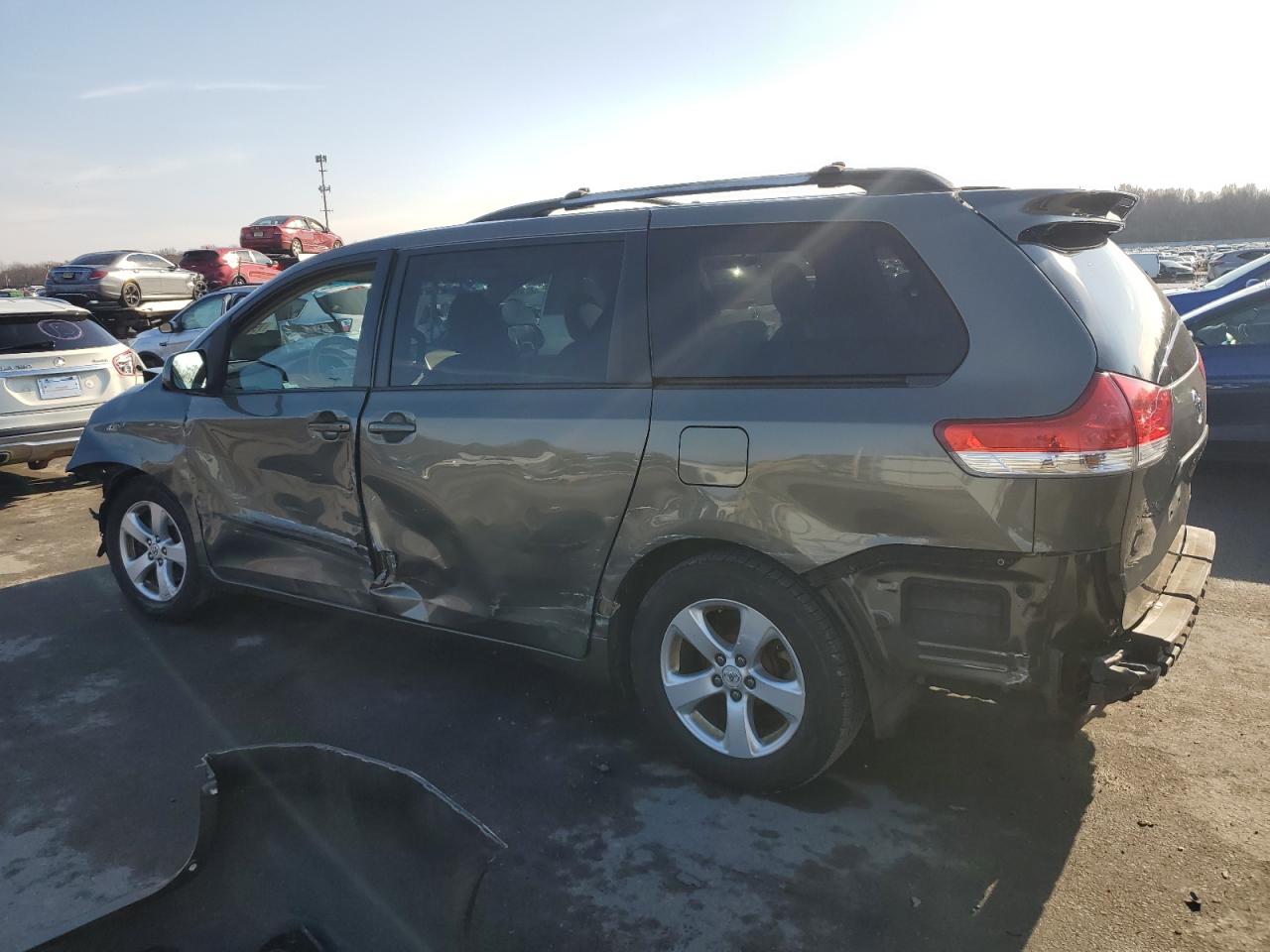 Image 2 of 2011 TOYOTA SIENNA LE 2011 with VIN 5TDKK3DC0BS153213