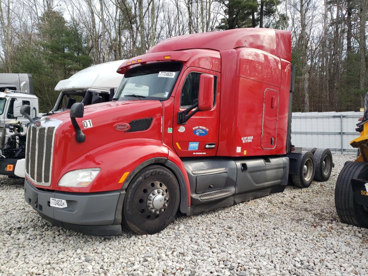 Image 2 of 2016 PETERBILT 579 2016 with VIN 1XPBDP9X8GD298174