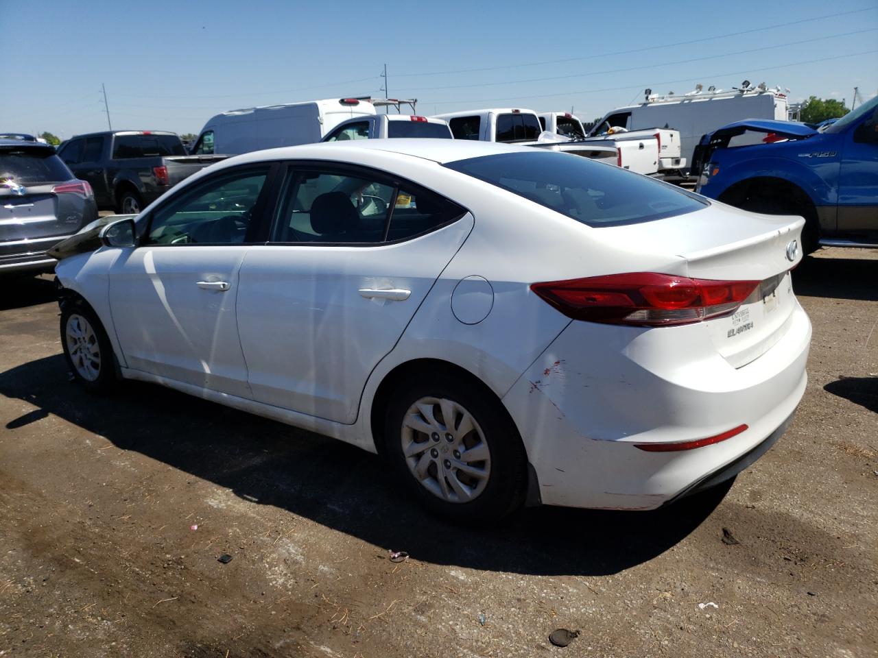 Изображение 2 Hyundai Elantra Se 2018 с VIN 5NPD74LFXJH342368