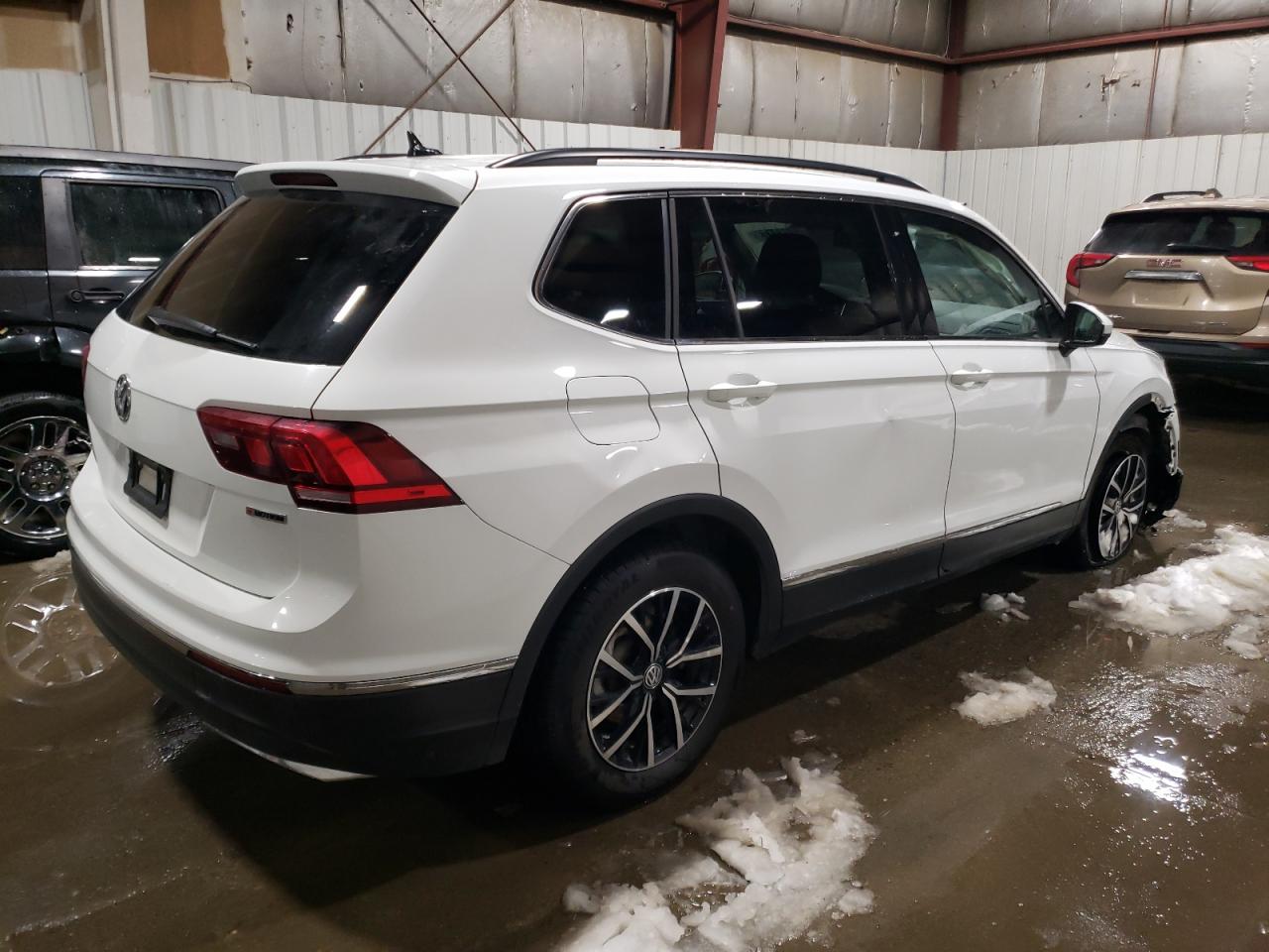 Image 3 of 2021 VOLKSWAGEN TIGUAN SE 2021 with VIN 3VV2B7AX3MM085363