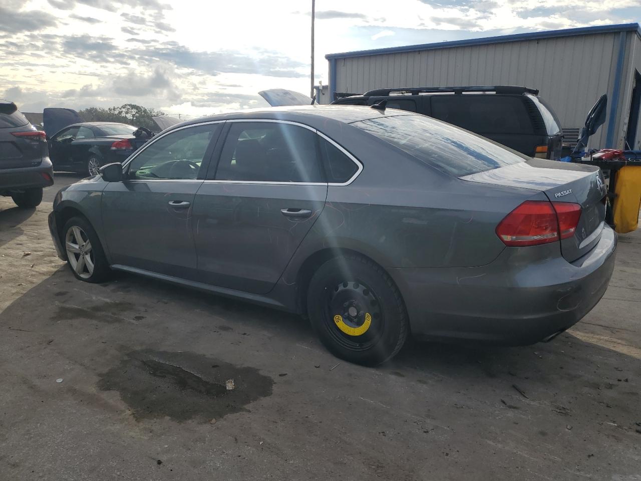 Obraz 2 z 2015 VOLKSWAGEN PASSAT SE 2015 z VIN 1VWBV7A32FC108636