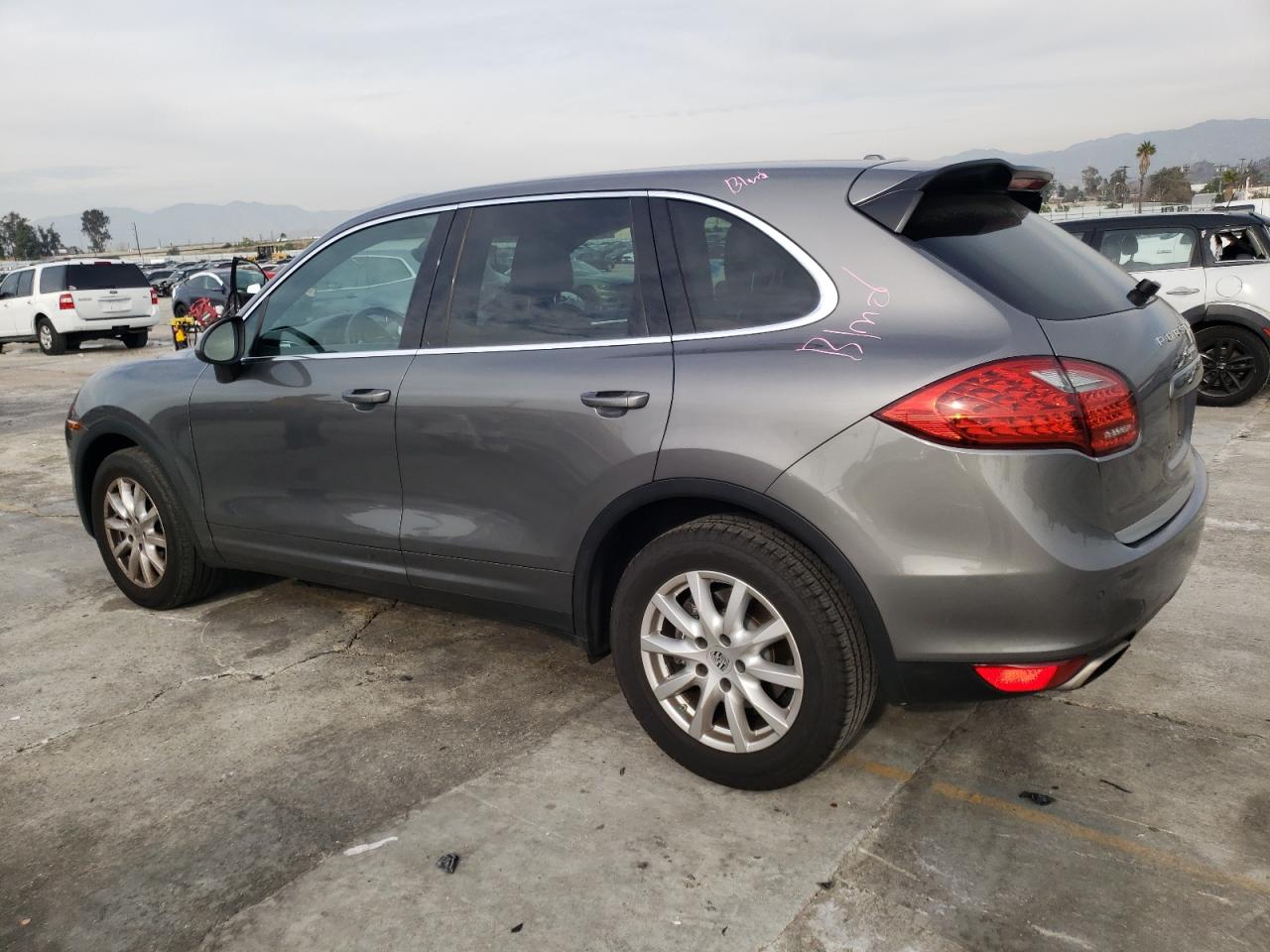 Obraz 2 z 2012 PORSCHE CAYENNE  2012 z VIN WP1AA2A2XCLA04278