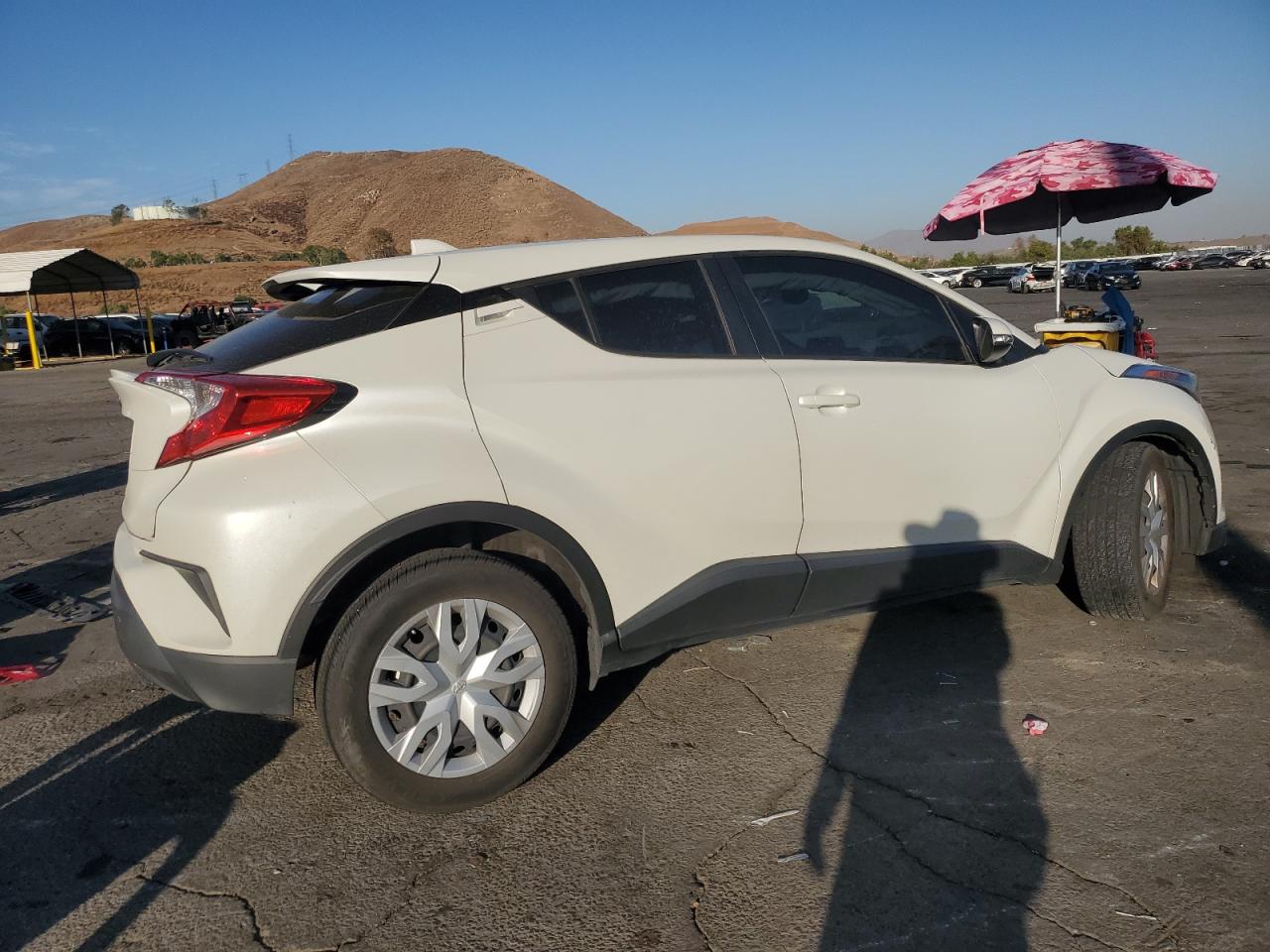 Obraz 3 z 2019 TOYOTA C-HR XLE 2019 z VIN JTNKHMBX7K1031225