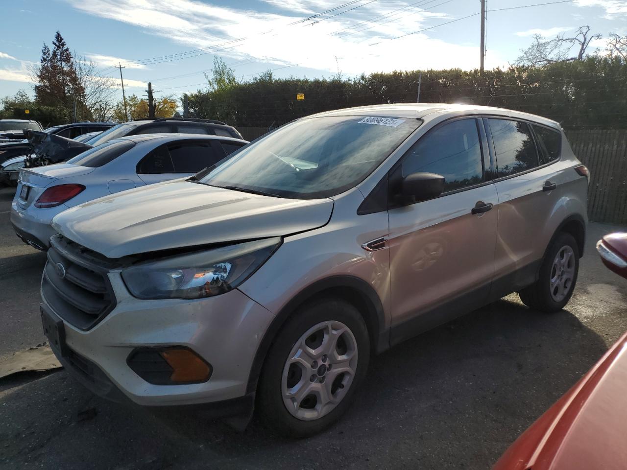 Obraz 1 z 2018 FORD ESCAPE S 2018 z VIN 1FMCU0F72JUA24862