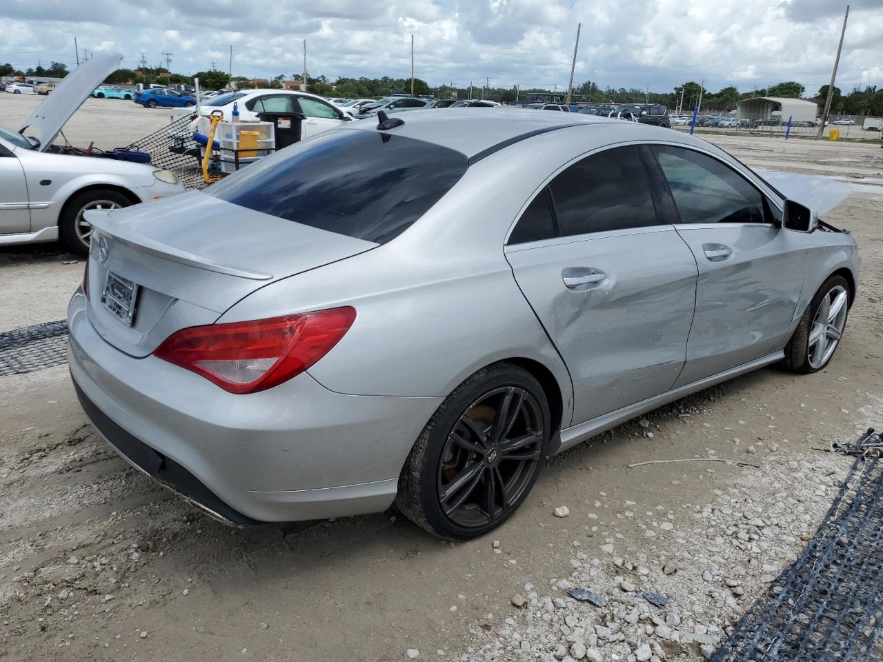 Изображение 3 2018 MERCEDES-BENZ CLA 250 2018 с VIN WDDSJ4EB0JN608165