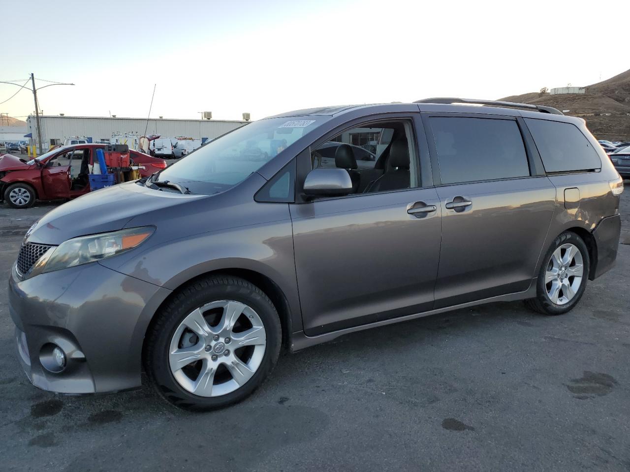 Изображение 1 2011 TOYOTA SIENNA SPORT 2011 с VIN 5TDXK3DC9BS041712