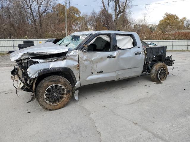 Изображение 1 2022 TOYOTA TUNDRA CREWMAX SR5 2022 с VIN 5TFLA5EC4NX005193