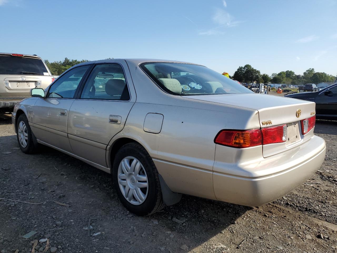 Image 2 of 2000 TOYOTA CAMRY CE 2000 with VIN 4T1BG22K9YU625401