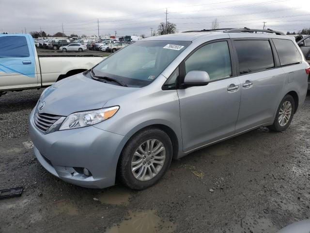 2015 TOYOTA SIENNA XLE 2015 image