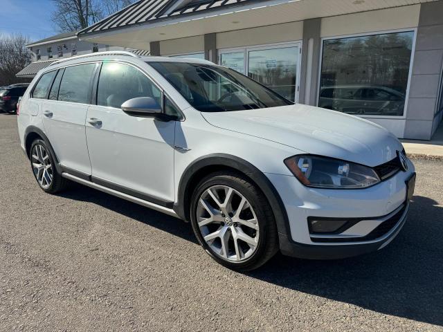 Image 1 of 2017 VOLKSWAGEN GOLF ALLTRACK S 2017 with VIN 3VWH17AU3HM529071