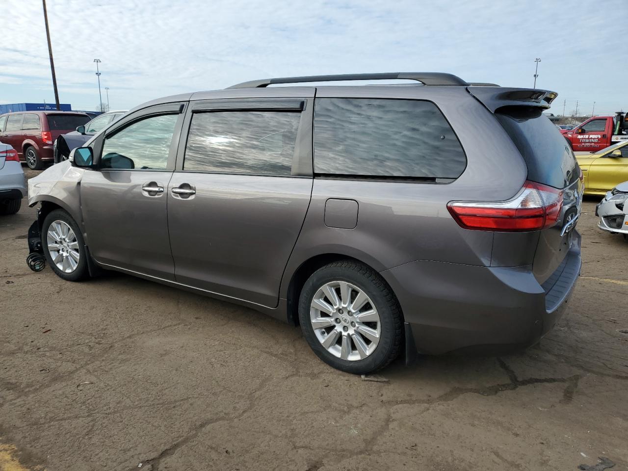 Obraz 2 z 2015 TOYOTA SIENNA XLE 2015 z VIN 5TDDK3DC5FS113000