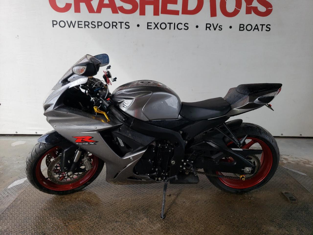 Image 2 of 2018 SUZUKI GSX-R600  2018 with VIN JS1GN7FA6J2100998