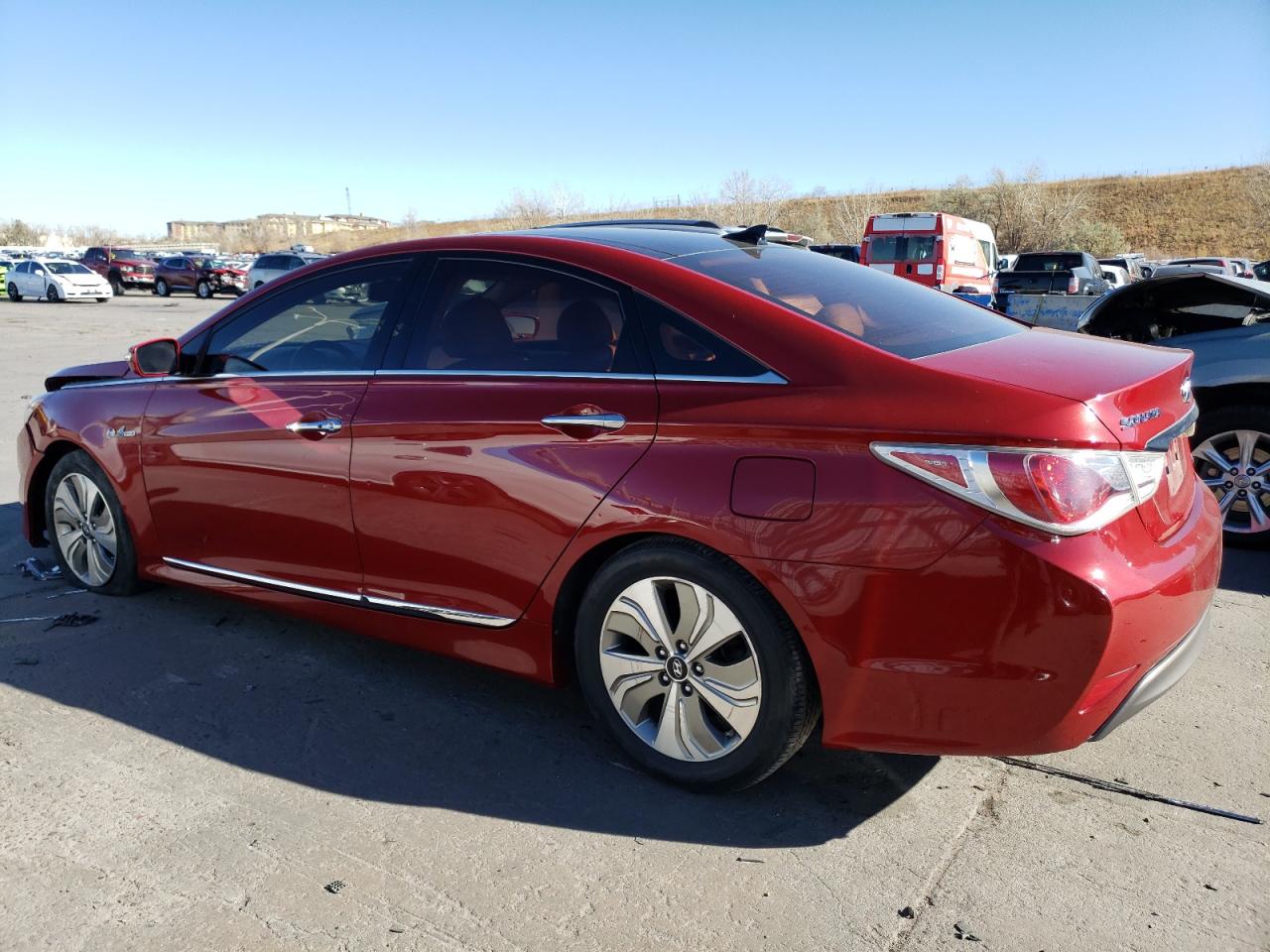 Image 2 of 2013 HYUNDAI SONATA HYBRID 2013 with VIN KMHEC4A42DA050724