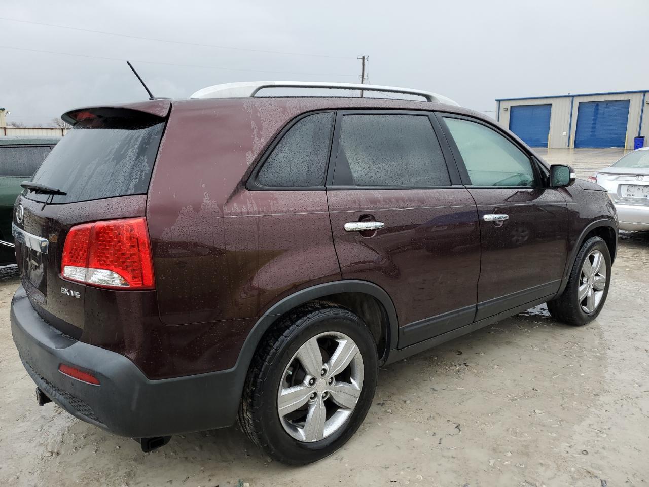 Image 3 of 2012 KIA SORENTO EX 2012 with VIN 5XYKU4A25CG292697