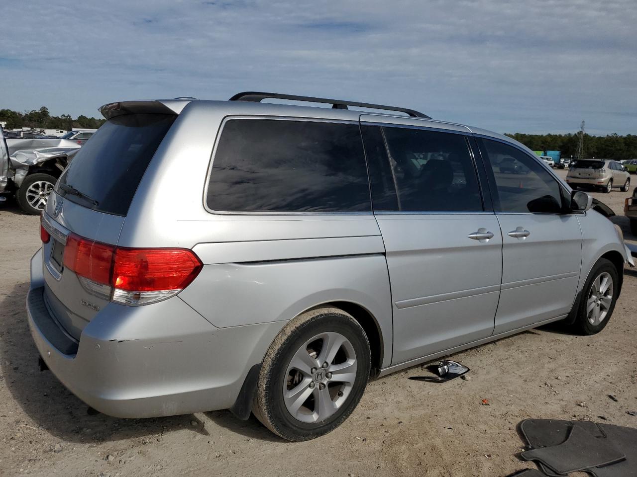 Image 3 of 2010 HONDA ODYSSEY TOURING 2010 with VIN 5FNRL3H90AB029259