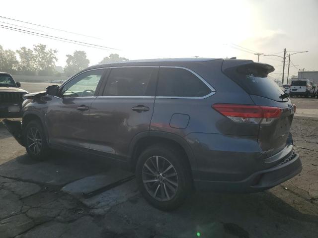Изображение 2 2019 TOYOTA HIGHLANDER SE 2019 с VIN 5TDKZRFH4KS558921