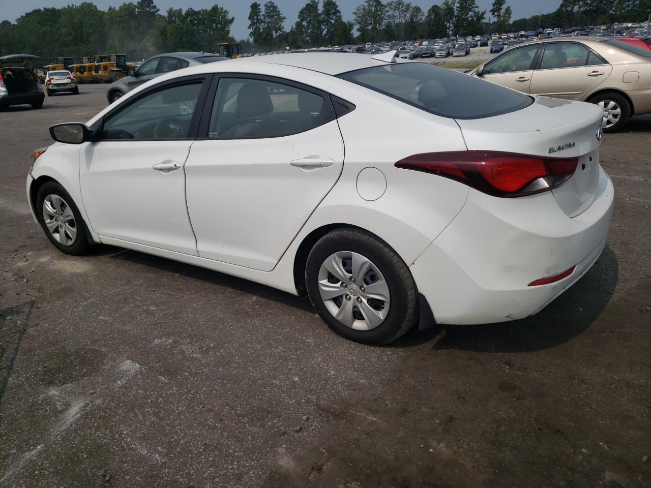 Image 2 of 2016 HYUNDAI ELANTRA SE 2016 with VIN 5NPDH4AE0GH679311